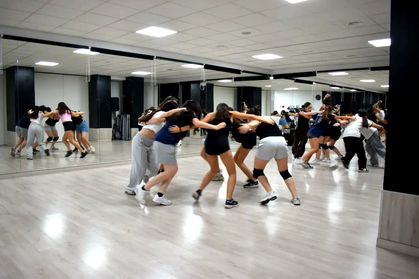 Alumnos de Siete Notas durante una clase