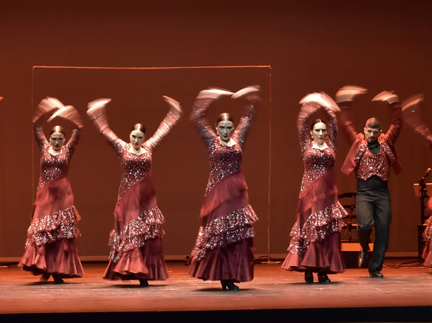 Grupo de Flamenco de Siete Notas rindiendo homenaje a los maestros del flamenco